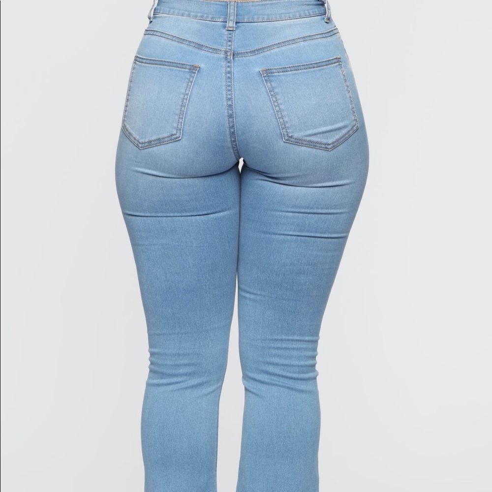 NEW 🎉White Wash Jeans